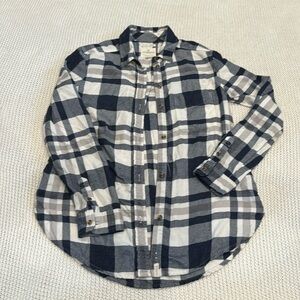 American Eagle “AHH-mazingly soft” boyfriend fit flannel button down shirt